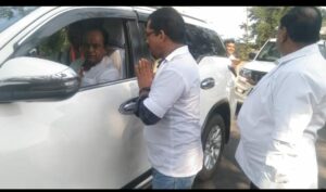 टंडवा सरकारी अस्पताल के डॉक्टरों की फटकार लागते दिखे मंत्री इरफान अंसारी